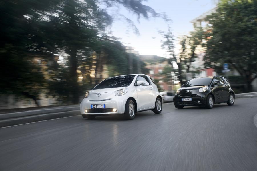  Toyota iQ 2008 года  (фото 189 из 225)